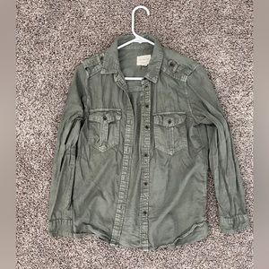 American Eagle Long Sleeve Button-up